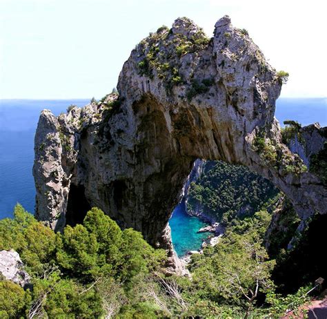 capri natural arch tour